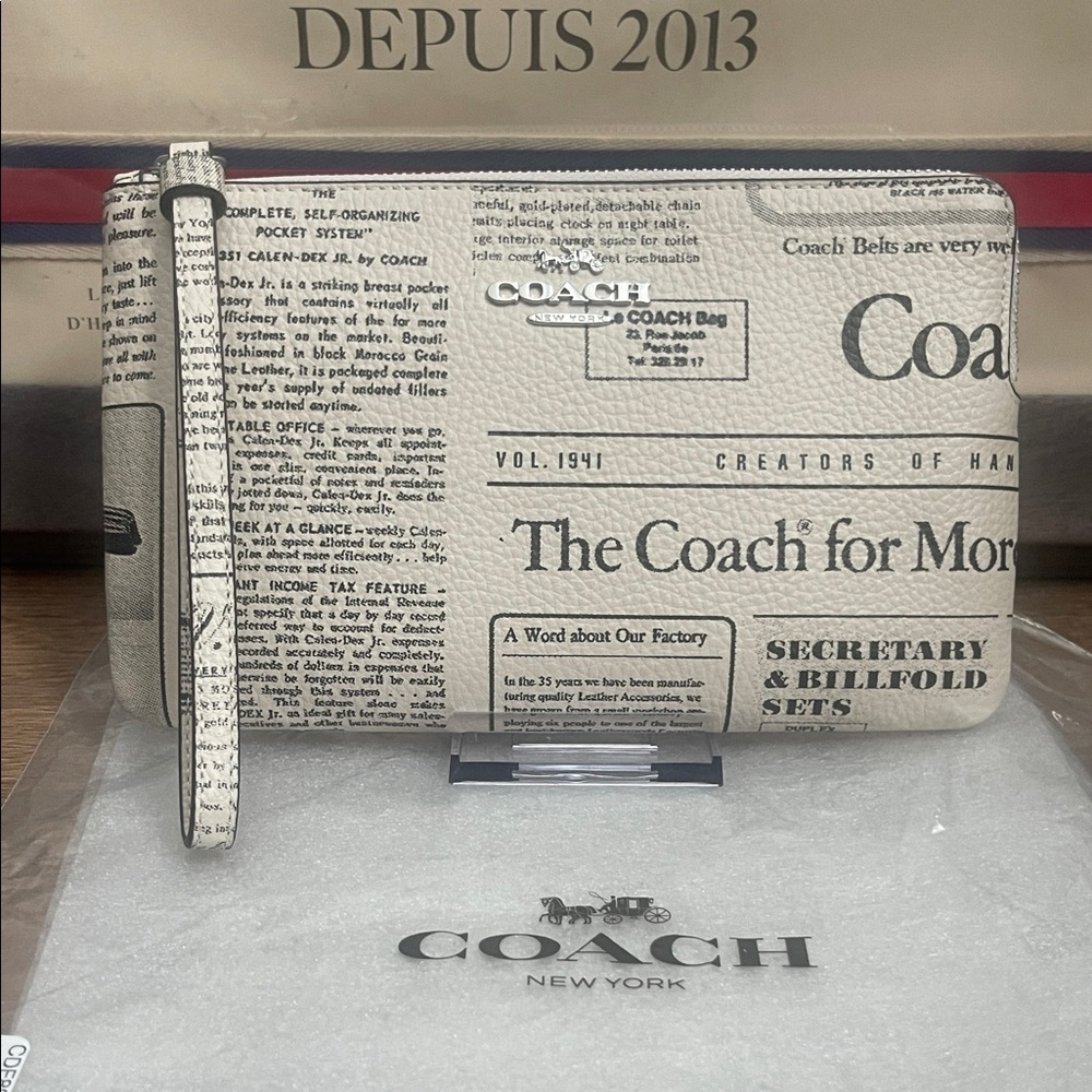 RESERVED🛍️Coach Outlet Large Corner Zip Wristlet with Newspaper Print - Picture 2 of 12